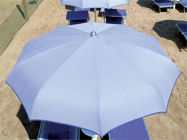 Sun umbrella with curved ribs