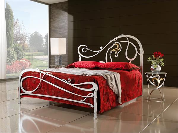 Wrought iron bed Giglio
