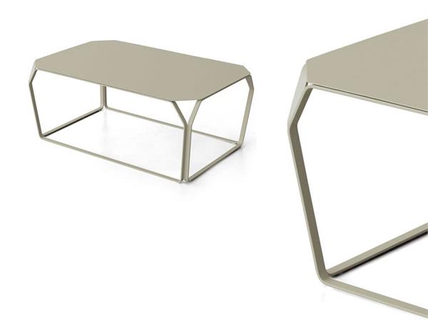 Table basse rectangulaire en métal colorée Tray 3 