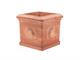 Vaso in terracotta Cubo 010 con rosone in Vasi