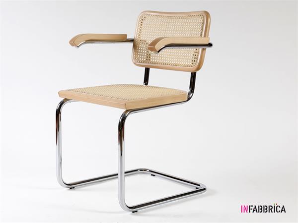 Cesca sedia con braccioli in metallo cromato con telaio in legno