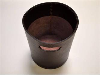 korbchen zeitungsatander aus echtem italienischem lede