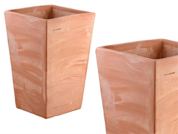 Smooth trapezium pot 049 terracotta pot