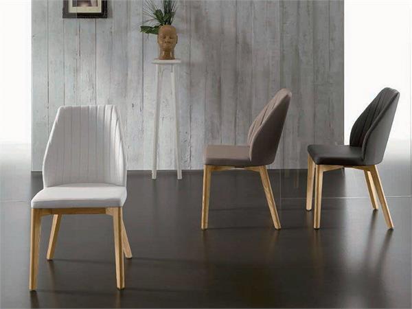 Stuhl aus Massivholz mit Kunstleder bezogen Brake