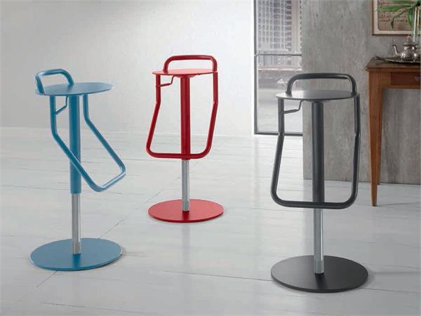 Stool in lacquered metal Shell