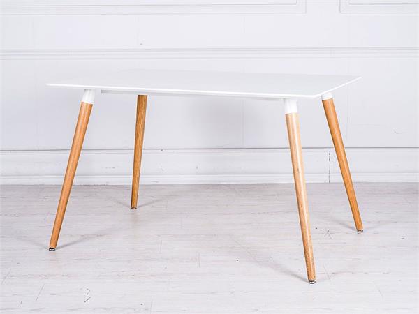 Table en bois et pieds en chêne Islanda