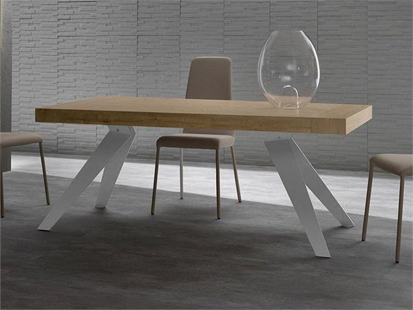 Remedy extending table in wood 