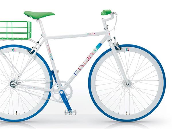Bicyclette style minimal Prisma avec panier intégré pour homme .