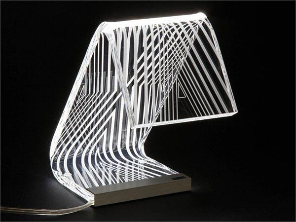 Design Tischlampe aus Acryl Kristall C-LED Static