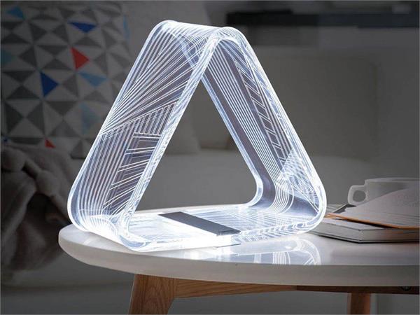 Design Tischlampe aus Acryl Kristall Delta-wing