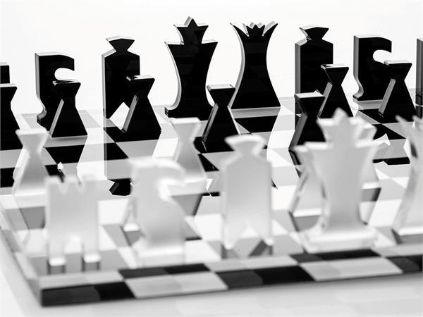 Chessboard Design Pot