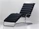 Chaise longue M. Van der Rohe 242 in Fauteuils