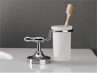 Toothbrush holder 900
