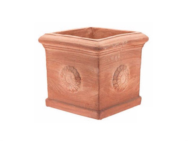 Cubo 010 Vase aus Tonerde mit geschmückter Rosette