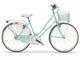 Bicyclette vintage avec panier oval Riviera pour Femme  in Extérieur