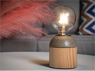 lampada da tavolo in legno holly