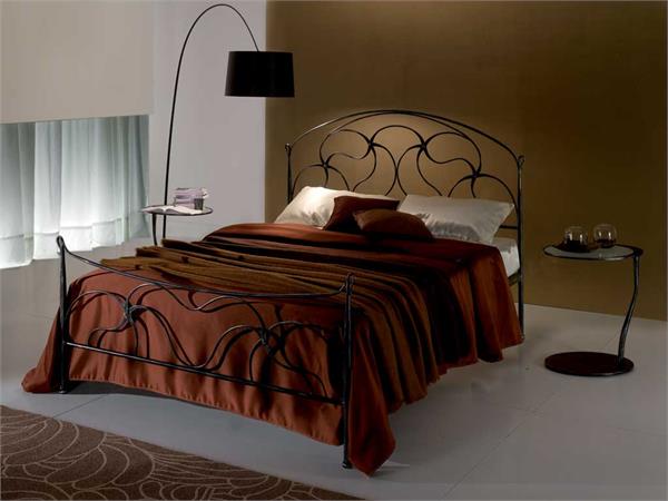 Wrought iron bed Debussy