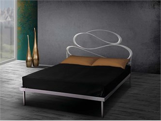 Wrought iron bed Strauss