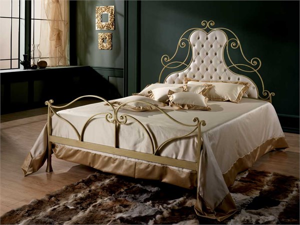 Wrought iron beds Thonet