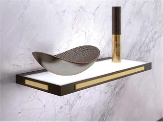 Illuminated LED shelf Plano