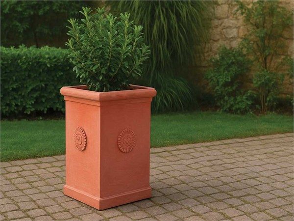 Vase Pylone avec Rosace Toscane