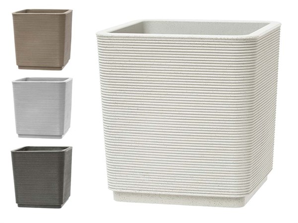 Plastic square plant pots Thar