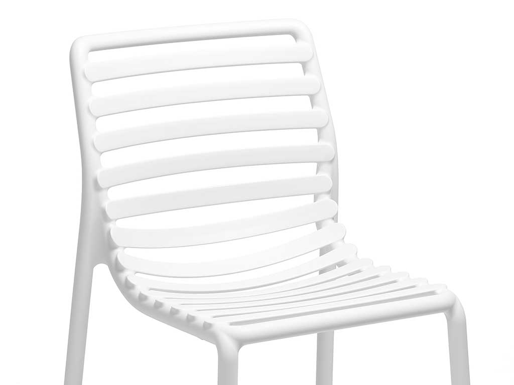 Chaise design DOGA, structure 4 pieds, assise plastique monobloc couleur -  Lot de 6 pièces.